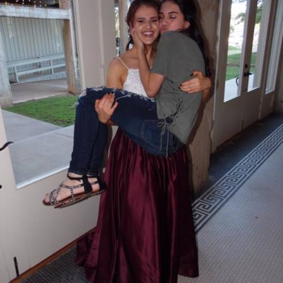 Meet your Posher, Ciera - Picture 1 of 1